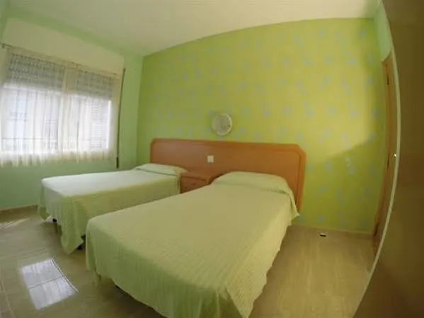 Hostal Julieta Lloret de Mar 2*,