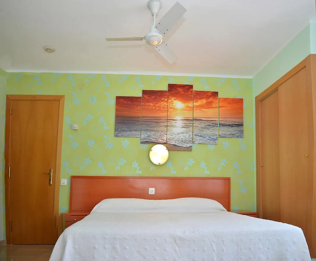 Hostal Julieta Lloret de Mar 2*,